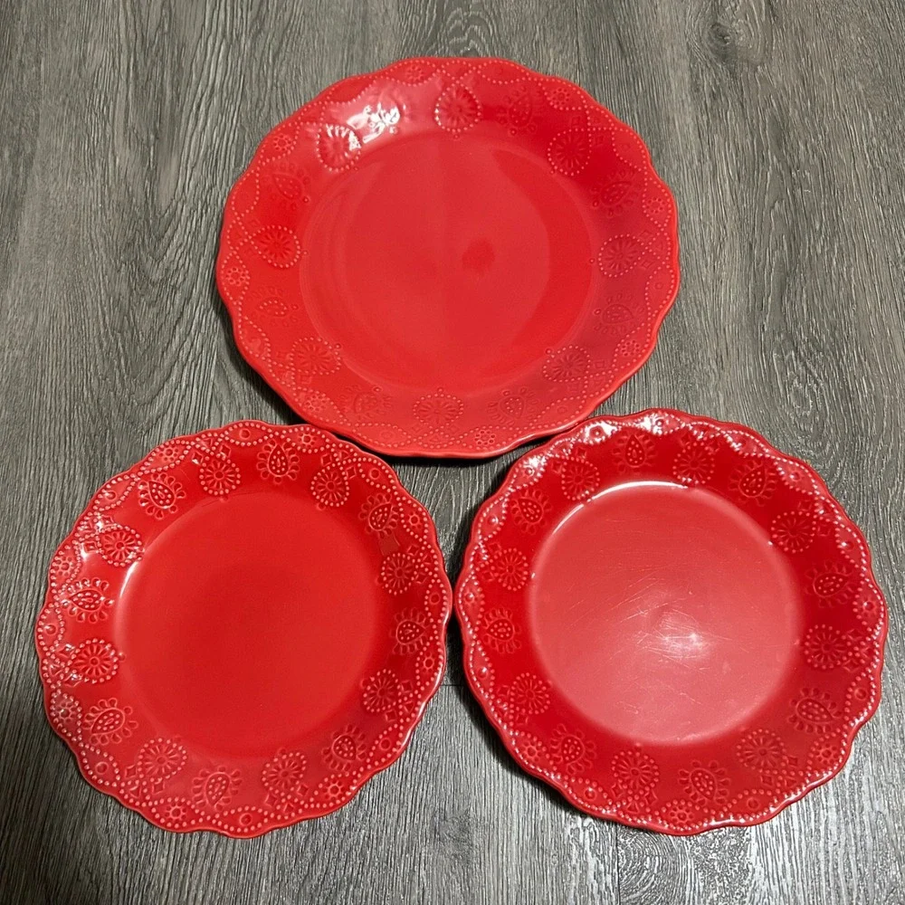 Pioneer Woman Plates Set of 3 Red Embossed Cowgirl‎ Lace Scalloped